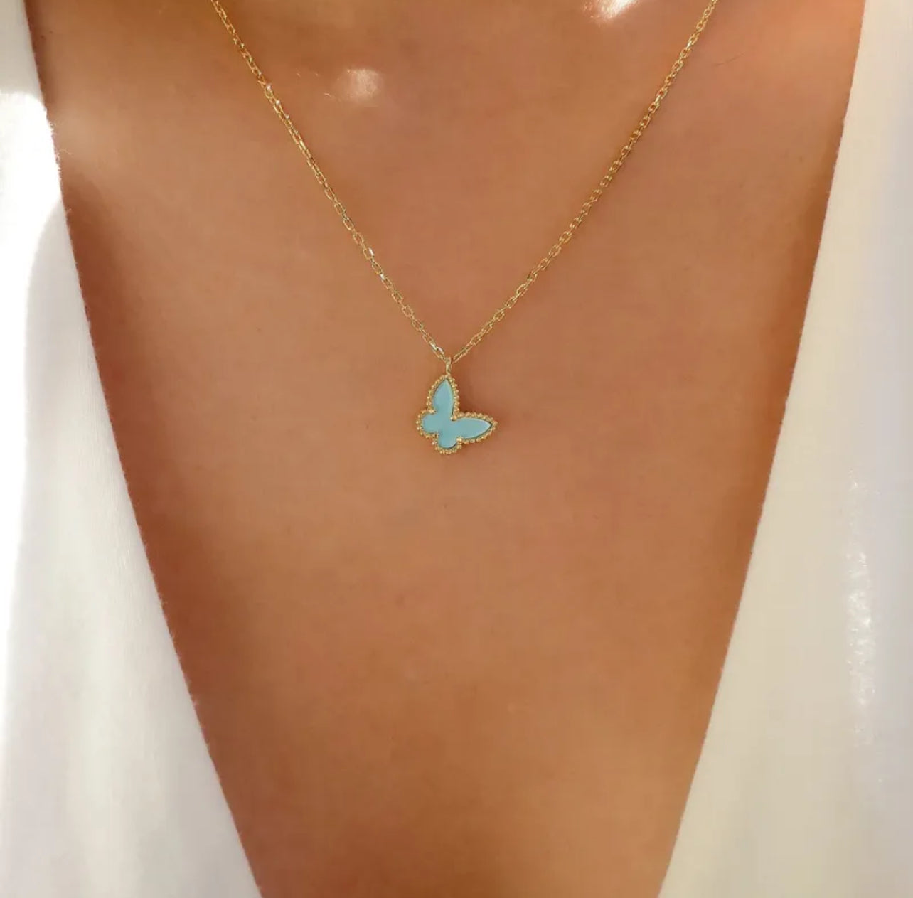 LIGHT BUTTERFLY NECKLACE